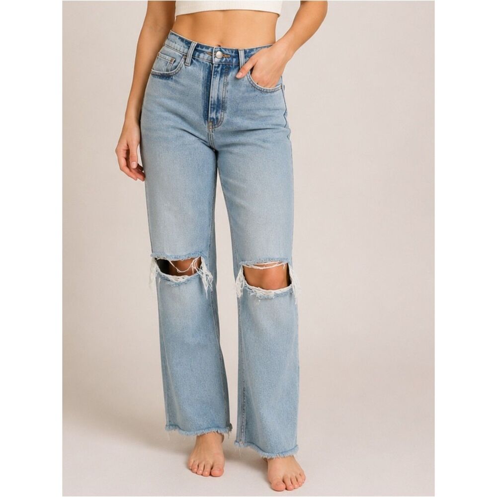 Cello Deconstructed Distressed Button Up Light Wash Raw Hem Jean Women’s Size 28